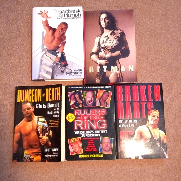 WWF Wrestling books - Picture 1 of 4